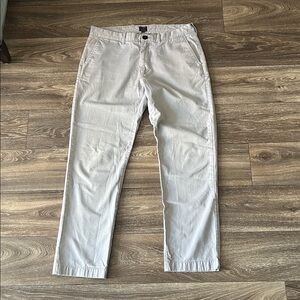 J. Crew 34x32 Men's Light Khaki Chinos Sutton